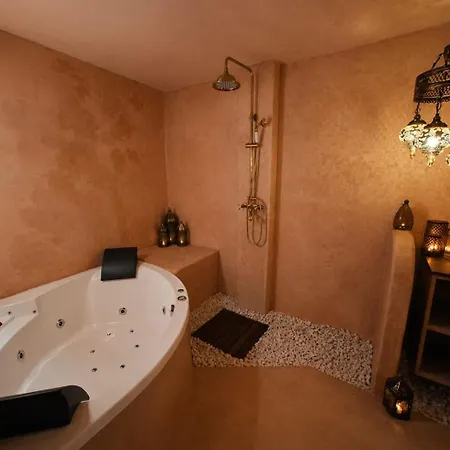 Sea View Balneo Secret D'orient *